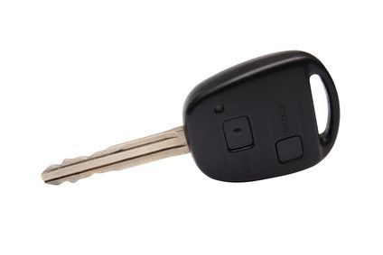 Autoschlüssel mit schwarzem Griff und integrierter Wegfahrsperre